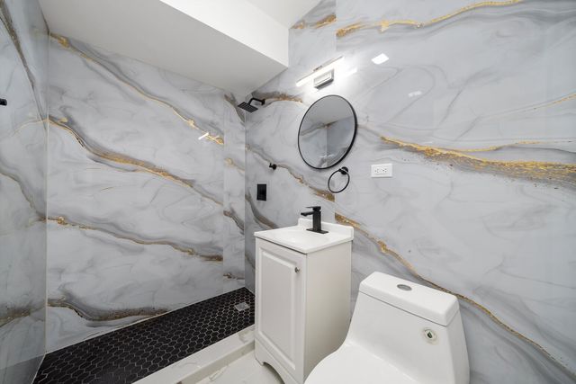 6849 S Keeler Avenue, Chicago, IL 60629