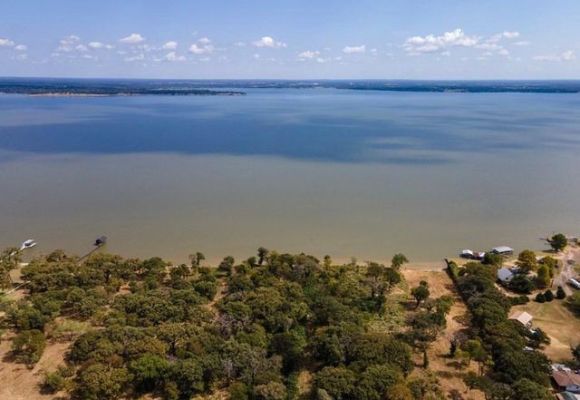 8967 Southern Shore Court, Kemp, TX 75143