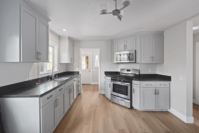 820 Jackson Street, Mountain View, CA 94043