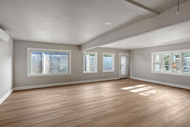 820 Jackson Street, Mountain View, CA 94043