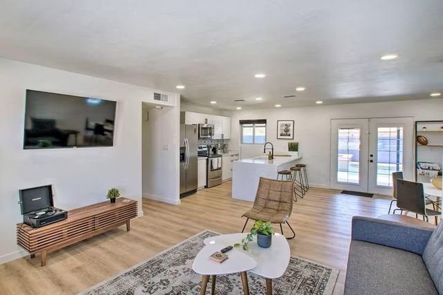 1233 E Marny Road, Tempe, AZ 85288