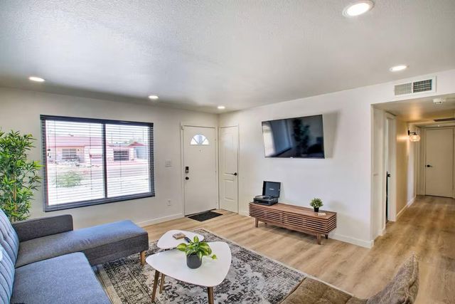 1233 E Marny Road, Tempe, AZ 85288