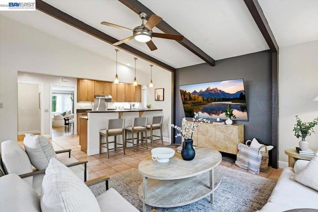 17888 Mayflower Dr, Castro Valley, CA 94546