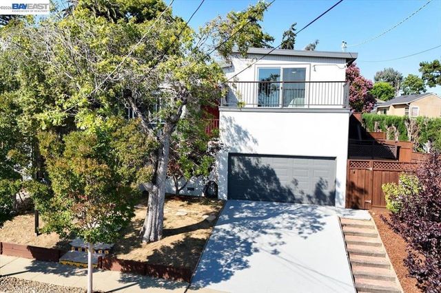 17888 Mayflower Dr, Castro Valley, CA 94546