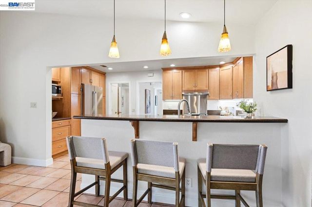 17888 Mayflower Dr, Castro Valley, CA 94546