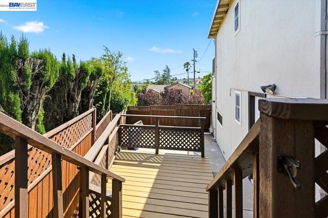 17888 Mayflower Dr, Castro Valley, CA 94546