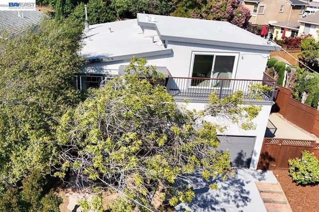 17888 Mayflower Dr, Castro Valley, CA 94546