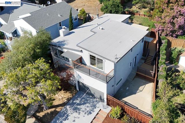17888 Mayflower Dr, Castro Valley, CA 94546