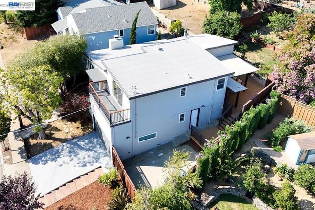 17888 Mayflower Dr, Castro Valley, CA 94546