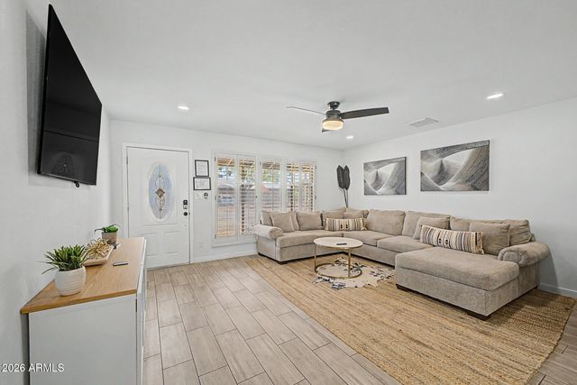 8330 E MONTE VISTA Road, Scottsdale, AZ 85257