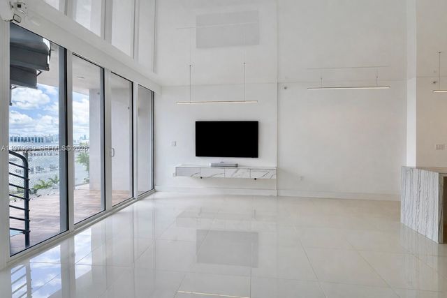 2155 Washington Ct 606, Miami Beach, FL 33139