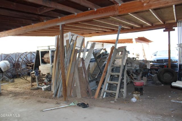 541 EAST Road, El Paso, TX 79915