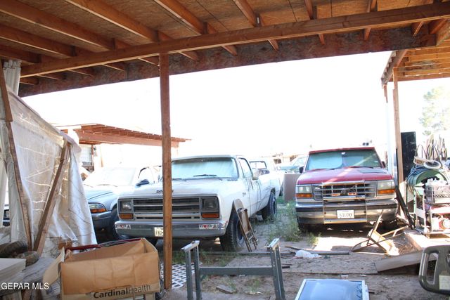 541 EAST Road, El Paso, TX 79915