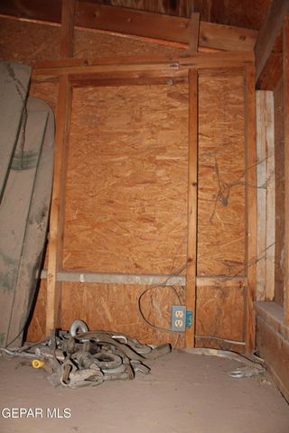 541 EAST Road, El Paso, TX 79915