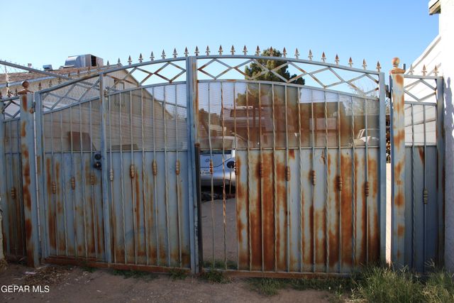 541 EAST Road, El Paso, TX 79915
