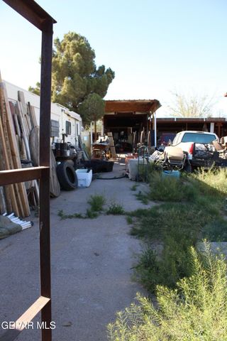 541 EAST Road, El Paso, TX 79915