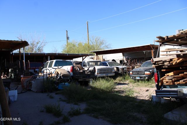 541 EAST Road, El Paso, TX 79915