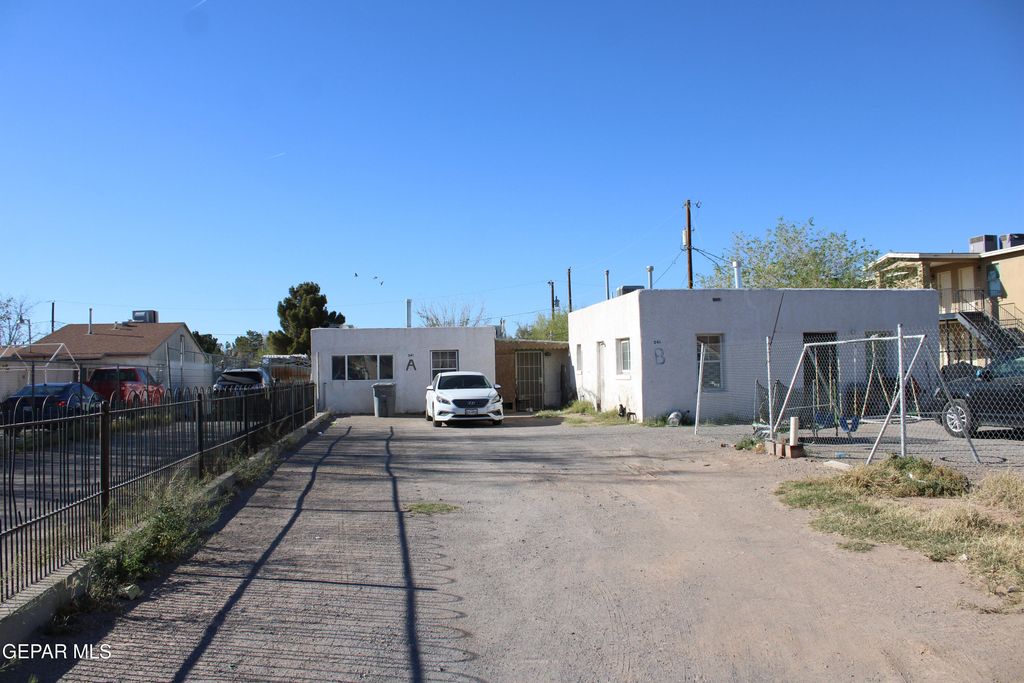 541 EAST Road, El Paso, TX 79915