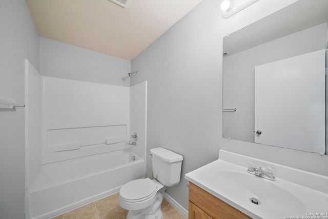 6410 Summit Oak Apt 4, San Antonio, TX 78229