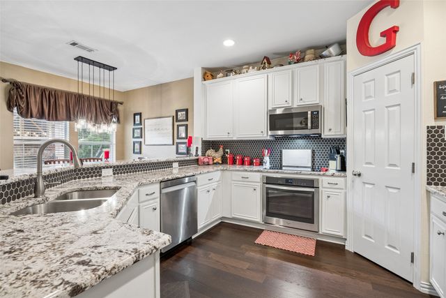 403 Springtree Road, Lake Dallas, TX 75065