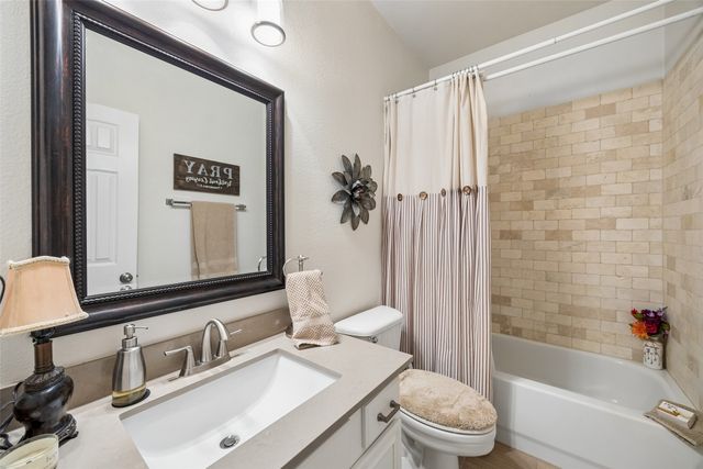 403 Springtree Road, Lake Dallas, TX 75065