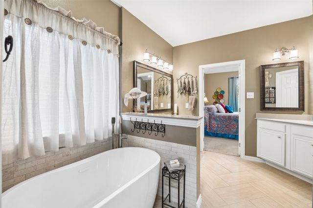 403 Springtree Road, Lake Dallas, TX 75065