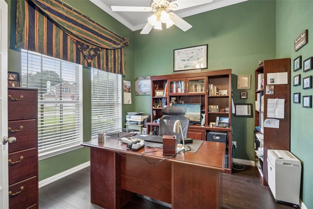 403 Springtree Road, Lake Dallas, TX 75065