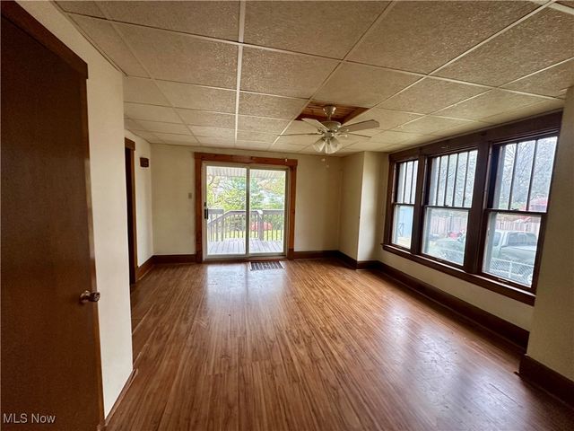 153 Carolina Avenue, Chester, WV 26034