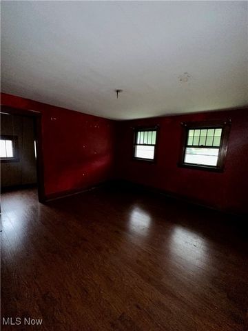 153 Carolina Avenue, Chester, WV 26034