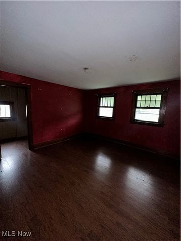 153 Carolina Avenue, Chester, WV 26034