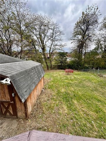 153 Carolina Avenue, Chester, WV 26034