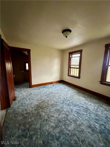 153 Carolina Avenue, Chester, WV 26034