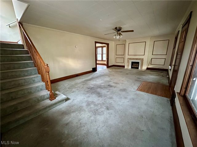 153 Carolina Avenue, Chester, WV 26034