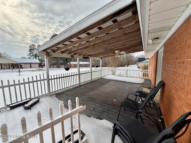 320 Sequoia Dr, Leitchfield, KY 42754