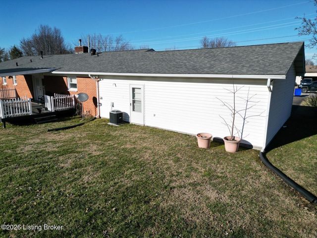 320 Sequoia Dr, Leitchfield, KY 42754
