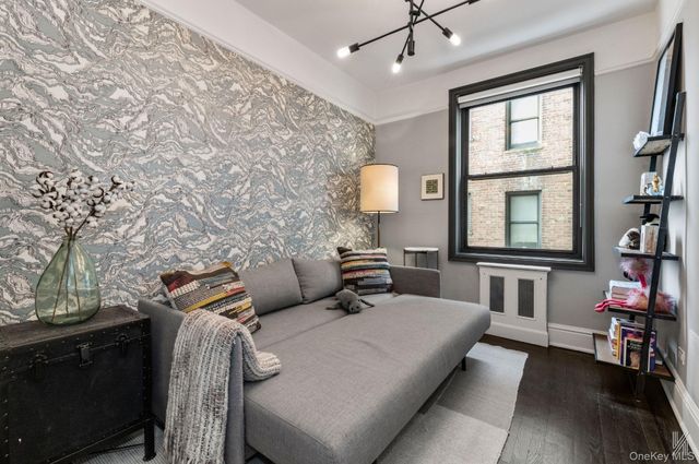 35-06 88th Street 3G, Jackson Heights, NY 11372