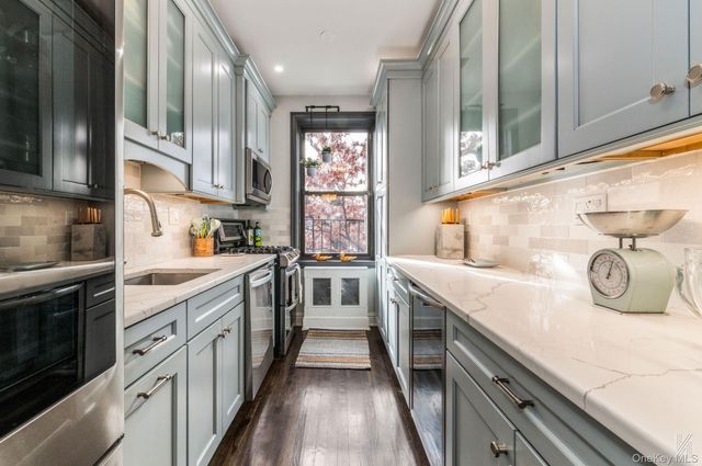 35-06 88th Street 3G, Jackson Heights, NY 11372