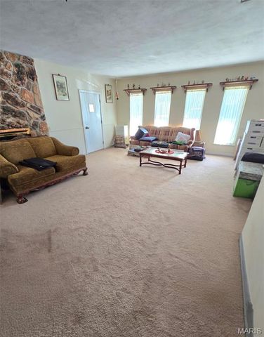125 Marilyn Avenue, Swansea, IL 62226