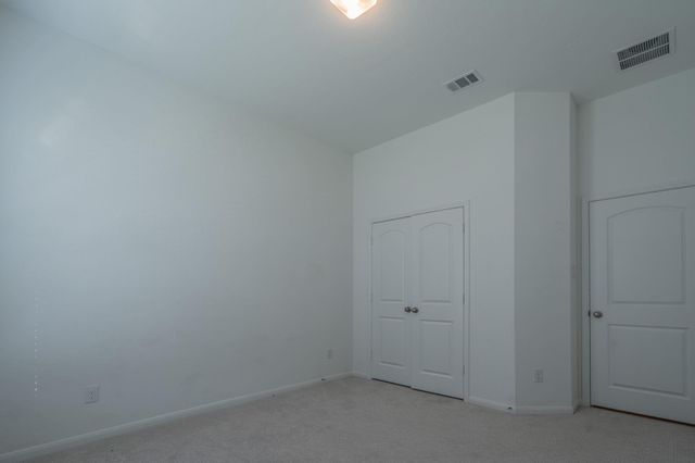11903 Oakwood Dr, Mont Belvieu, TX 77535