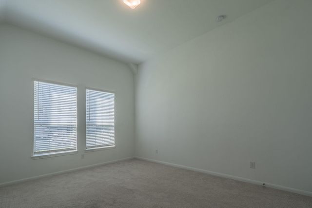 11903 Oakwood Dr, Mont Belvieu, TX 77535