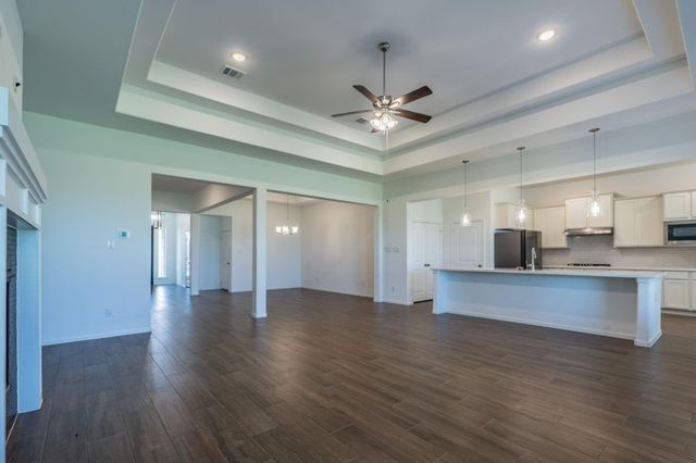 11903 Oakwood Dr, Mont Belvieu, TX 77535