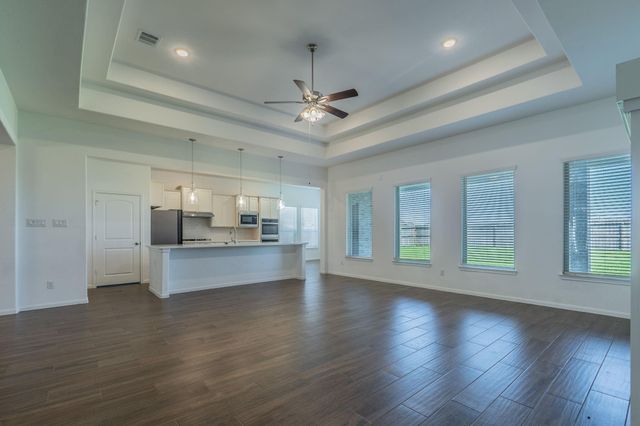 11903 Oakwood Dr, Mont Belvieu, TX 77535