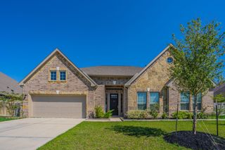 11903 Oakwood Dr, Mont Belvieu, TX 77535