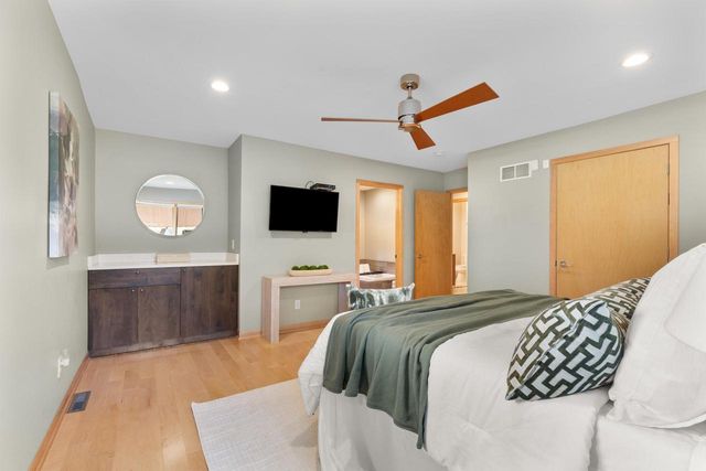 9345 N Thrush LANE, Bayside, WI 53217