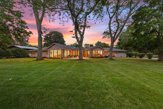 9345 N Thrush LANE, Bayside, WI 53217