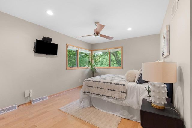 9345 N Thrush LANE, Bayside, WI 53217