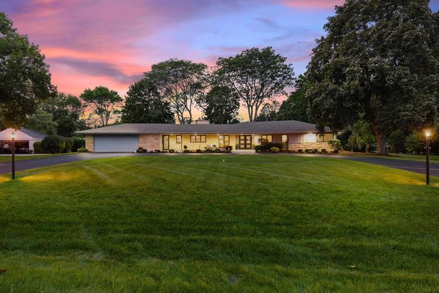9345 N Thrush LANE, Bayside, WI 53217