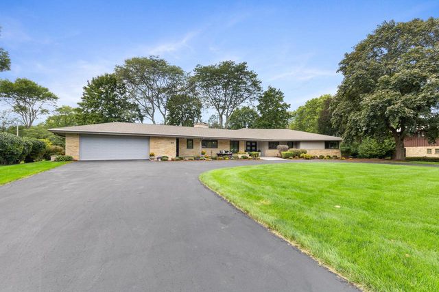 9345 N Thrush LANE, Bayside, WI 53217