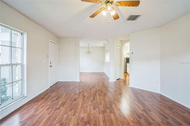 523 KENSINGTON LAKE N, Brandon, FL 33511