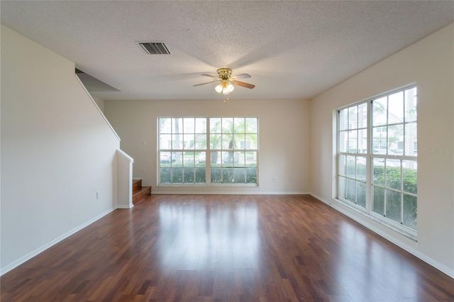 523 KENSINGTON LAKE N, Brandon, FL 33511